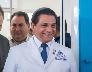 Ministro de Salud dice casos de dengue bajar&aacute;n con las temperaturas frescas de fin de a&ntilde;o