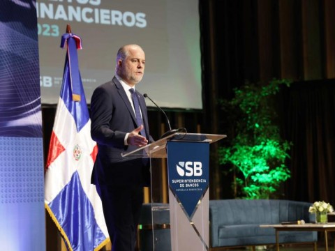 Valoran iniciativas legislativas para combatir delitos financieros
