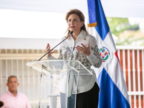 Gobierno entrega 120 viviendas