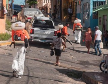 Salud P&uacute;blica interviene sectores por dengue; residentes dicen medida es tard&iacute;a