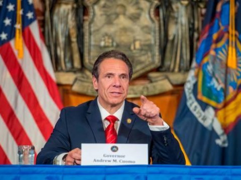 Nueva Jersey da marcha atrás y no reabrirá el interior de sus restaurantes
