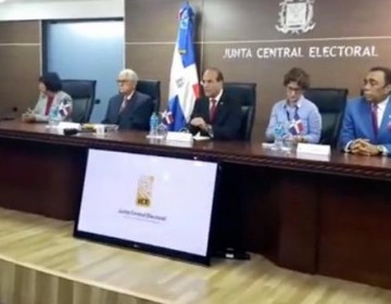 Partidos Pol&iacute;ticos depositan ante la JCE propuestas de posposici&oacute;n de las elecciones presidenciales y congresuales 