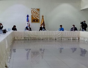 En cada mesa electoral habr&aacute; de 30 a 50 delegados de partidos tras fallo del TSE