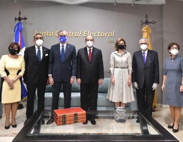 Luis Abinader y Raquel Pe&ntilde;a como presidente y vicepresidente por la JCE