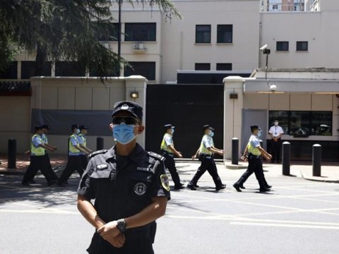 EE.UU y China arrecian conflicto diplom&aacute;tico con cierre de consulados en ambas naciones  