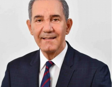 Ministro de Educaci&oacute;n Superior dice hay mucha burocracia en pago a becados