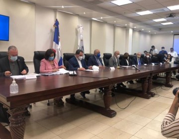 Educaci&oacute;n anuncia prepara plan para clases semipresencial o presencial