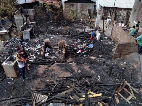 Fuego en Cienfuegos destruye ocho casas y deja varias familias a la intemperie