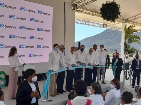 Abinader inaugura parque de energ&iacute;a solar que aportar&aacute; 50 megavatios