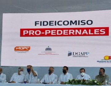 Abinader dice no se construir&aacute; ning&uacute;n hotel en Bah&iacute;a de las &Aacute;guilas