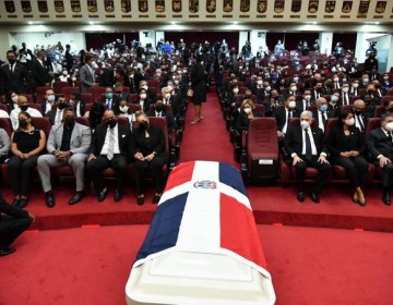 Diputados y Senadores dan ultimo adi&oacute;s al merenguero Johnny Ventura