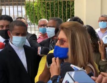 Religiosos y feministas protestan por supuesto &ldquo;boicot" de senadores para retrasar aprobaci&oacute;n del C&oacute;digo Penal