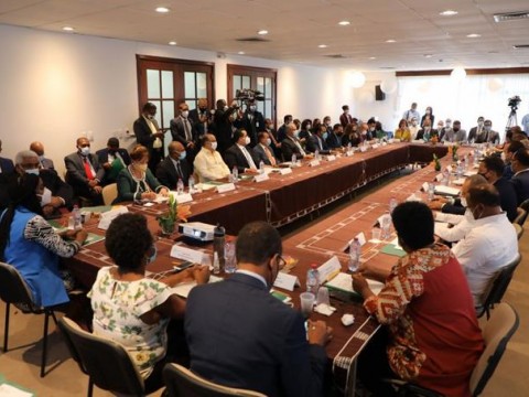 Inicia di&aacute;logo para debatir las reformas para RD propuestas por Abinader