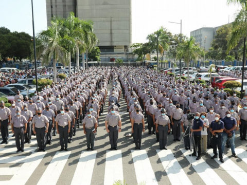 Abinader se reune con autoridades policiales para aprobar reglamentos de la reforma policial