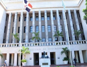 Minerd licit&oacute; 600 mil butacas en los &uacute;ltimos cinco a&ntilde;os y ha recibido menos de 80 mil, seg&uacute;n ministro