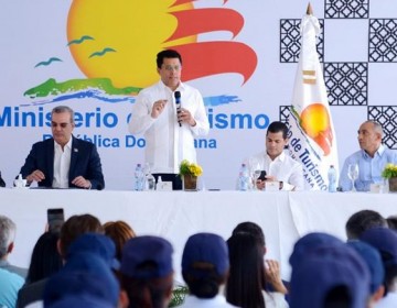 David Collado anuncia aumento salarial para agentes Politur y dice &ldquo;no est&aacute;n improvisando&rdquo;
