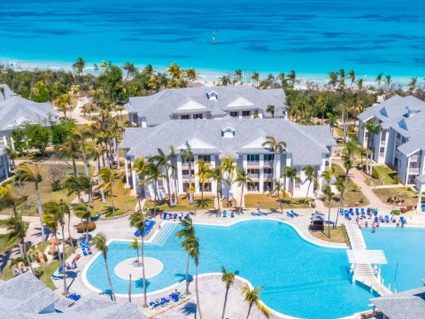 Gobierno de Cuba habilita hoteles para aislamiento obligatorio de viajeros