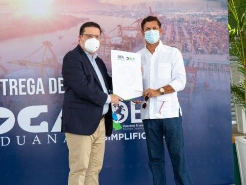 Grupo Estrella recibe certificaci&oacute;n OEA de DGA
