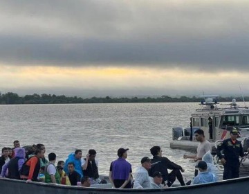 Rescatan a 11 migrantes chinos "abandonados" en un bote en el Caribe paname&ntilde;o
