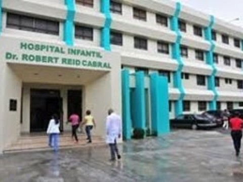 Jefe de cuidados intensivos del hospital Robert Reid est&aacute; ingresado por COVID-19