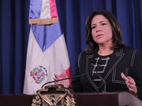 Margarita Cede&ntilde;o dice que integrar&aacute;n a 70 mil familias dominicanas al programa #Qu&eacute;dateencasa