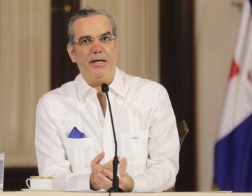 Abinader: Es imposible volver al confinamiento por el COVID