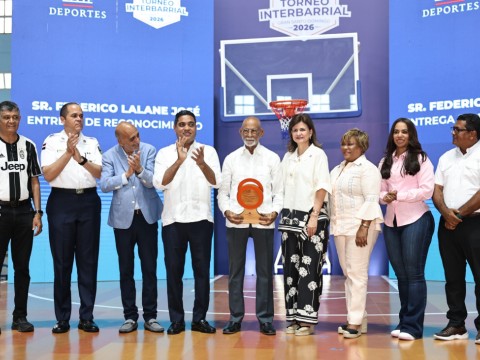  Vicepresidenta Raquel Pe&ntilde;a y ministro Kelvin Cruz inauguran Torneo de Baloncesto Interbarrial