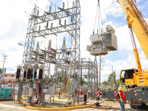 EDEEste instala nuevo transformador de mayor capacidad en Hato Mayor