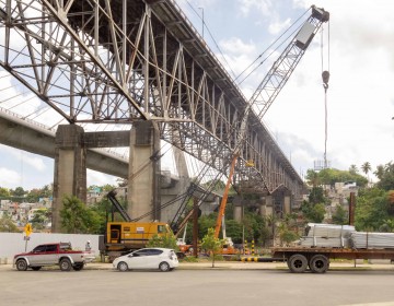 Puente de la 17 entra en fase de sustituci&oacute;n de estructuras met&aacute;licas