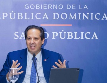 Ministro de Salud: "Vacunas contra el dengue posiblemente lleguen en el 2025 al pa&iacute;s