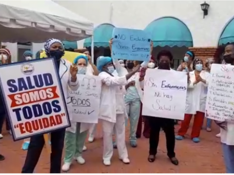 Denuncian 50% del personal de salud se qued&oacute; sin aumento salarial