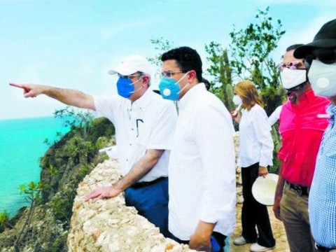 Presidente Abinader da primer picazo para obras de desarrollo tur&iacute;stico en Pedernales