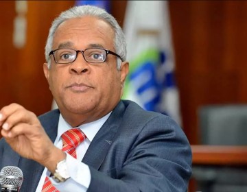 Ministro de Salud dice que el pais "esta en condiciones" para celebrar elecciones 