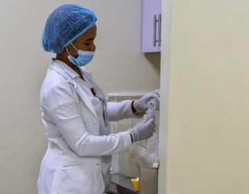 Rep&uacute;blica Dominicana, pionera en uso muestras de saliva para detectar COVID-19; FDA confirma validez de iniciativa