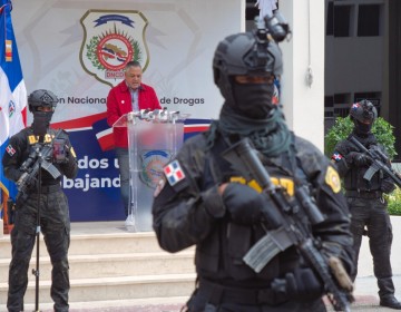 Autoridades incautan 918 paquetes de presunta coca&iacute;na en puerto Caucedo