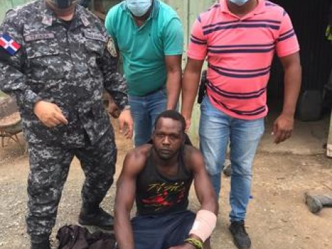 Apresan haitiano acusado de matar compatriota y violar a la esposa de &eacute;ste