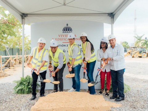 Ministro Bonilla inicia construcci&oacute;n de moderna Unidad Traumatol&oacute;gica en Hig&uuml;ey