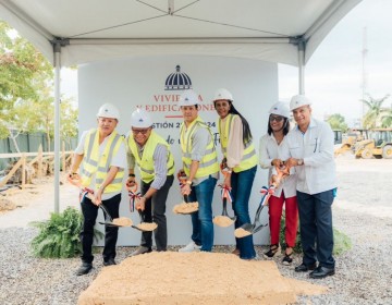 Ministro Bonilla inicia construcci&oacute;n de moderna Unidad Traumatol&oacute;gica en Hig&uuml;ey