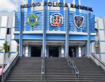 Polic&iacute;a suspende oficial superior captado en video manipulando arma de fuego durante intervenci&oacute;n en centro de diversi&oacute;n nocturno