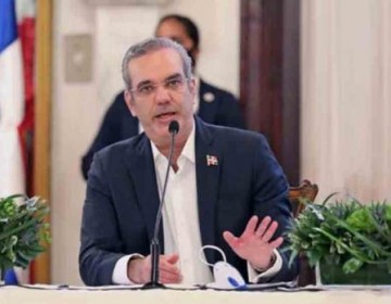 Luis Abinader firma extradici&oacute;n de dos acusados de homicidio y estafa