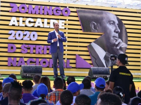 Domingo Contreras reconoce triunfo de Carolina Mej&iacute;a, le desea el mejor de los &eacute;xitos