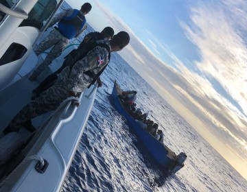 Armada Dominicana intercepta embarcacion ilegal con 23 personas 
