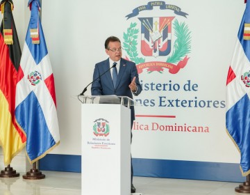  Canciller V&iacute;ctor &ldquo;Ito&rdquo; Bison&oacute; se propone avanzar hacia una Canciller&iacute;a moderna, profesional y abierta al mundo