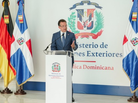  Canciller V&iacute;ctor &ldquo;Ito&rdquo; Bison&oacute; se propone avanzar hacia una Canciller&iacute;a moderna, profesional y abierta al mundo