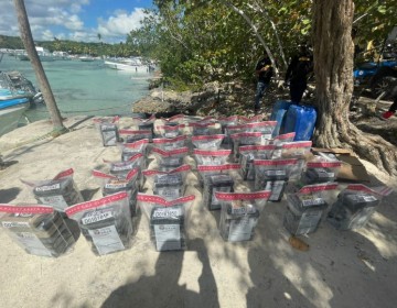 Autoridades se incautan 199 paquetes coca&iacute;na en costas La Altagracia