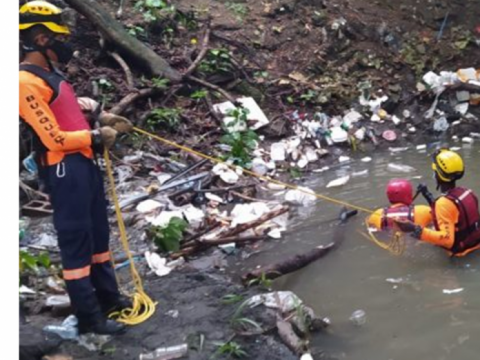Autoridades contin&uacute;an b&uacute;squeda de menor que cay&oacute; en una ca&ntilde;ada en Los Paralejos