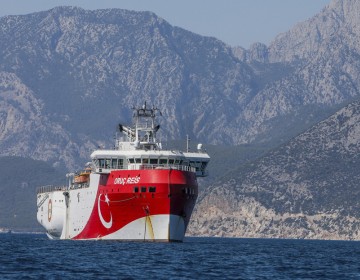 Erdogan amenaza con el pago de "un alto precio" en caso de ataque al buque explorador en las aguas disputadas con Grecia