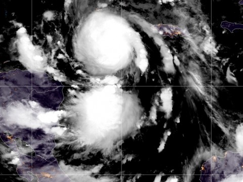 El hurac&aacute;n Delta alcanza la categor&iacute;a 4 en su trayectoria hacia M&eacute;xico