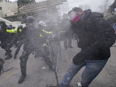 Decretan toque de queda en Washington por las protestas en el Capitolio