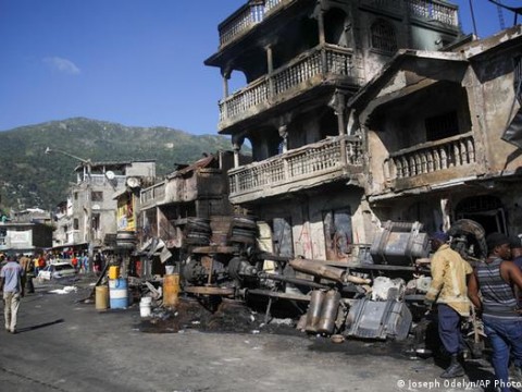 Aumentan a 90 los muertos por explosi&oacute;n en Hait&iacute;